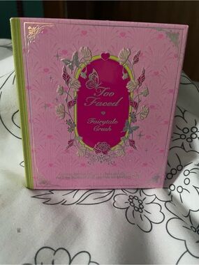 Too Faced Pink and Silver Blush & Highlighter Palette